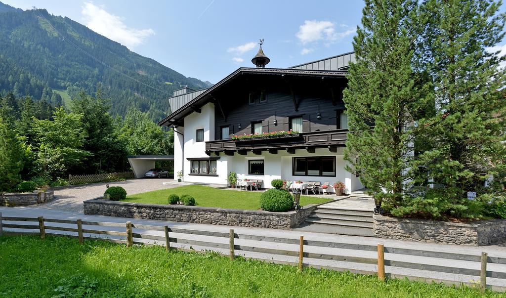 Alpin Hotel Garni Eder - Private Living Mayrhofen Exterior foto